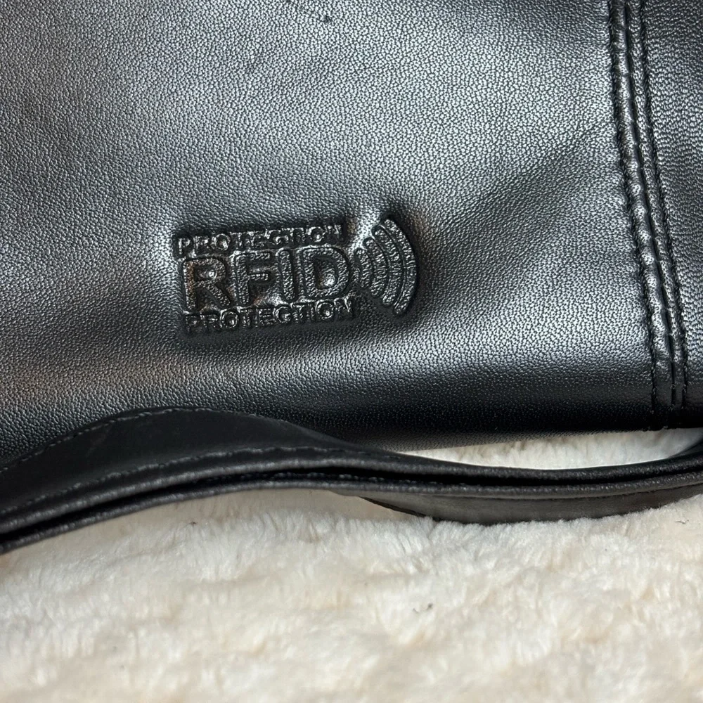 Champs Black Smooth Leather RFID Messenger Crossbody Bag